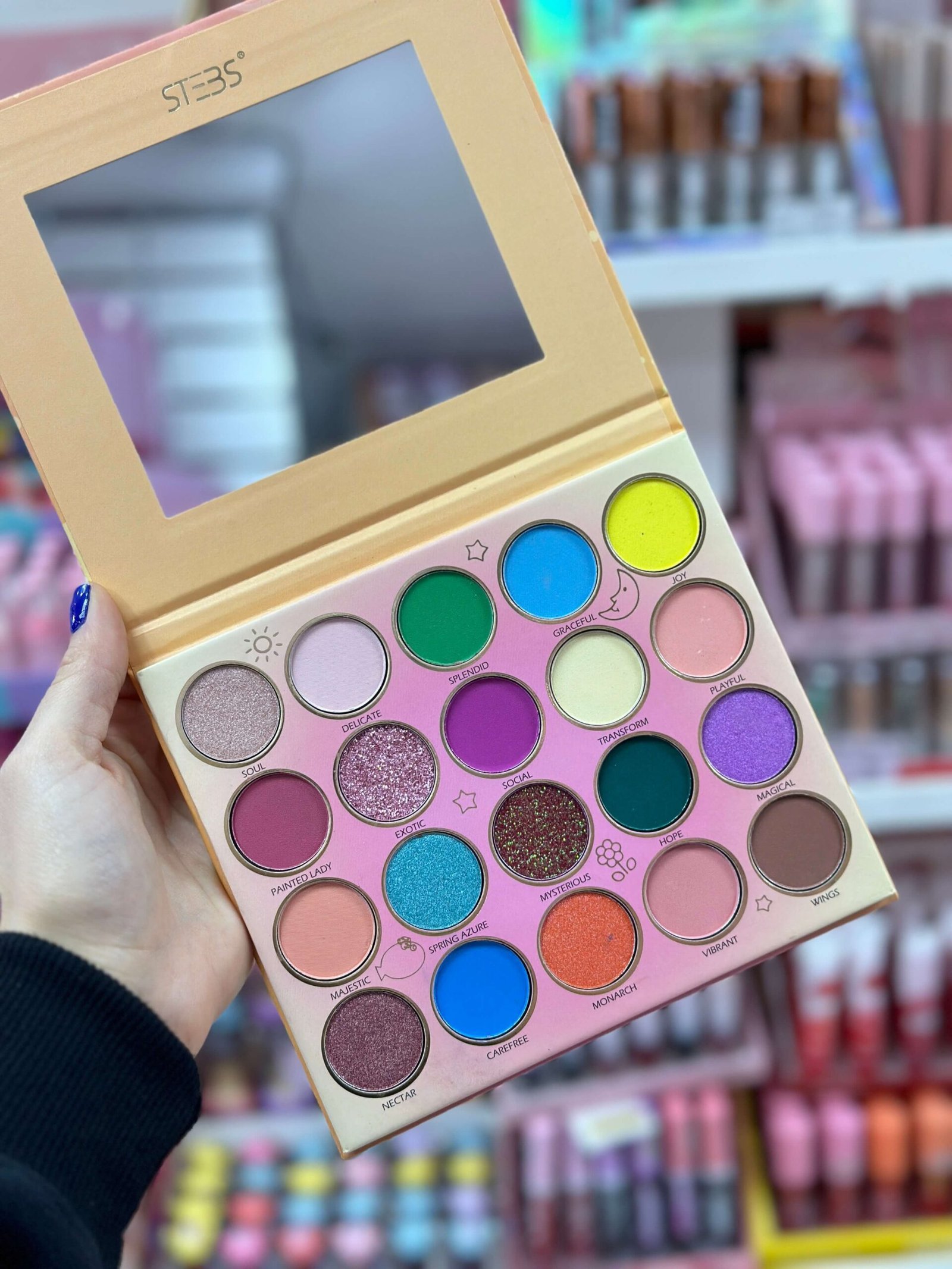 Paleta De Sombras 20 Tonos Hello Kitty
