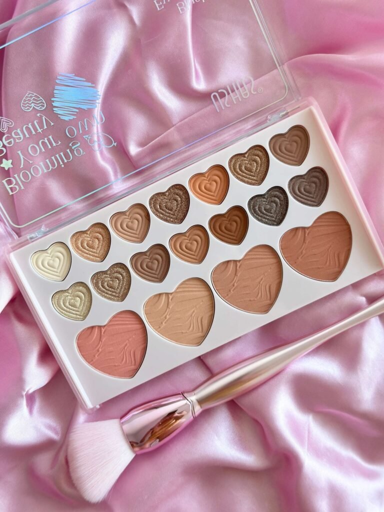 Paleta de sombras corazones Ushas 18 tonos